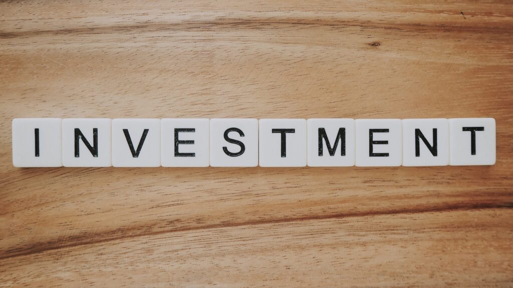 Investimenti alternativi: crypto e NFT a confronto