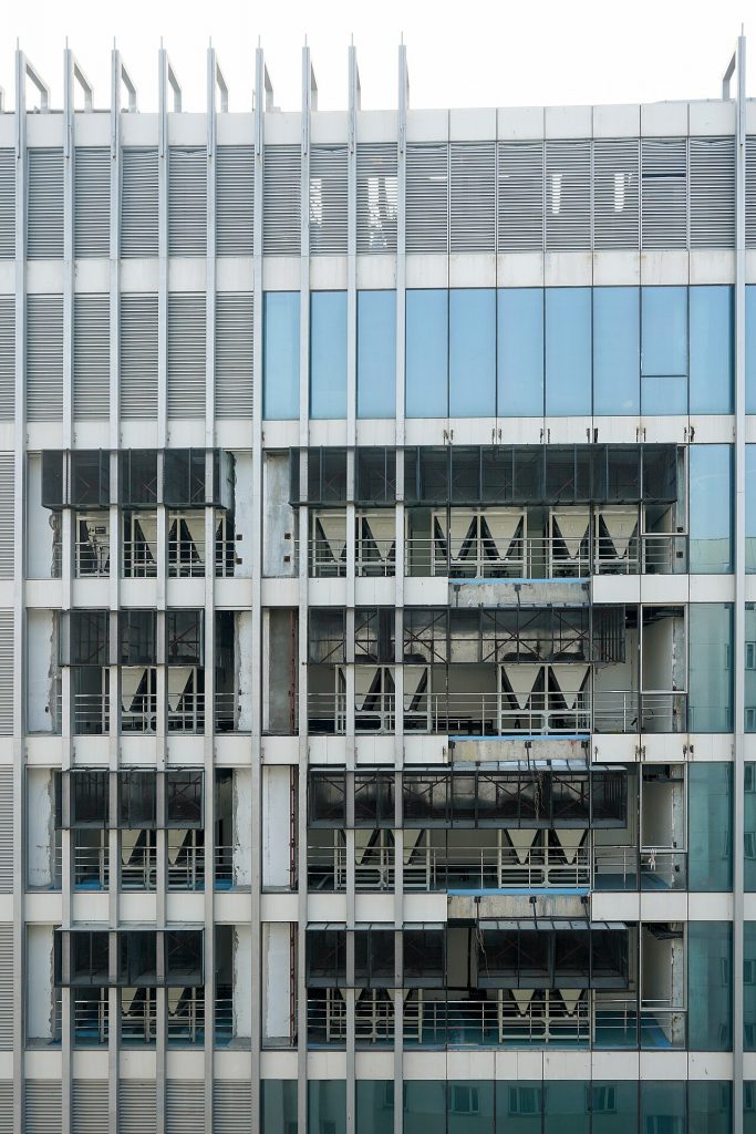 server data center (foto: This Photo was taken by Timothy A. Gonsalves.  Feel free to use my photos, but please mention me as the author.  I would / CC BY-SA 4.0, Wikimedia Commons)